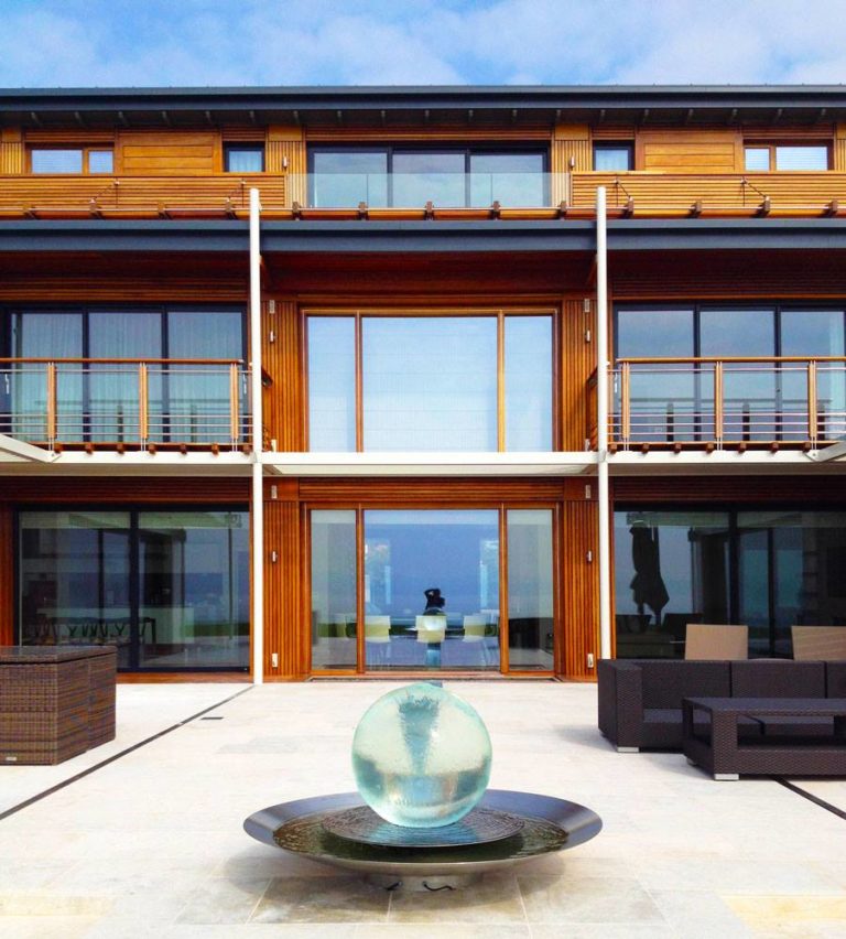 Modern Style with Aqualens
