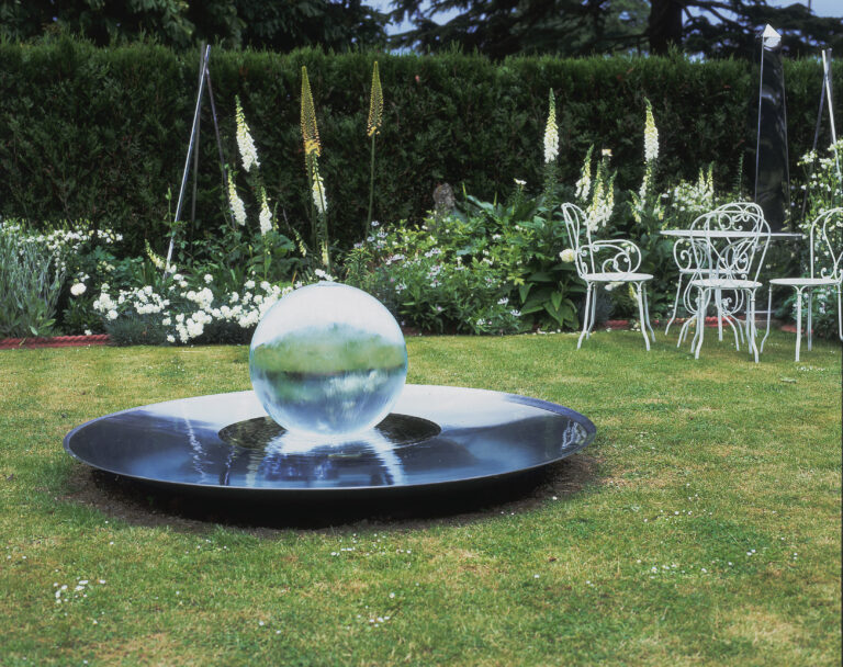 White Garden Summer Sphere Fountain